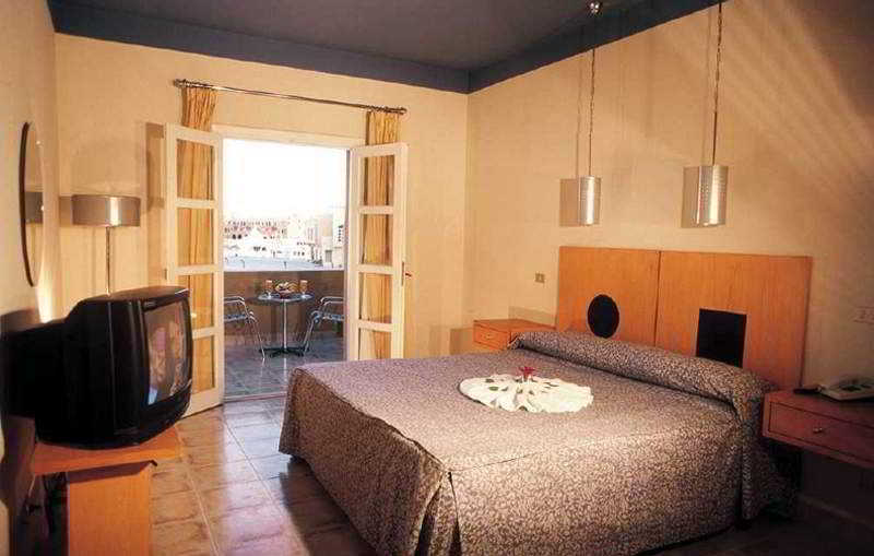 Turtle'S Inn Hotel Хургада Экстерьер фото